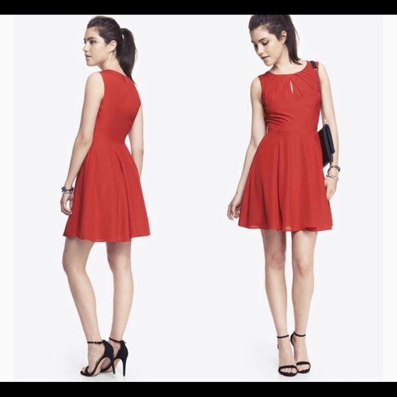 Red Express Dress - Picture 3 of 9